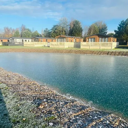 Loki's Retreat With Hot Tub Holiday home